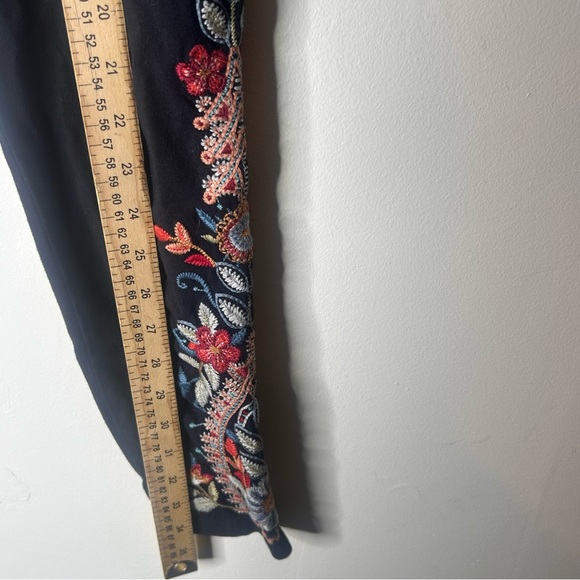Johnny Was embroidered leggings - Picture 7 of 8